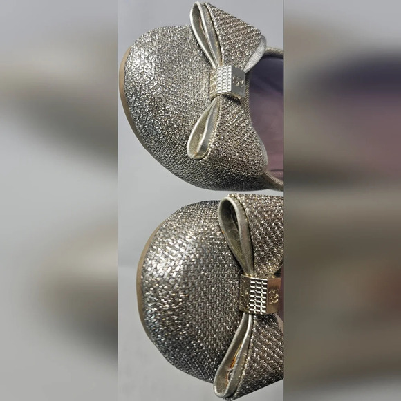 Bandolino Women's Ferrista B Flexible Gold Shimmer Ballet Flats  Size 5.5M - Picture 3 of 14